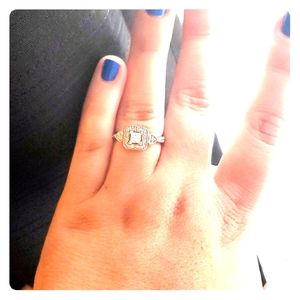 CLEAR CZ VINTAGE STYLE SILVER RING, SIZE 8